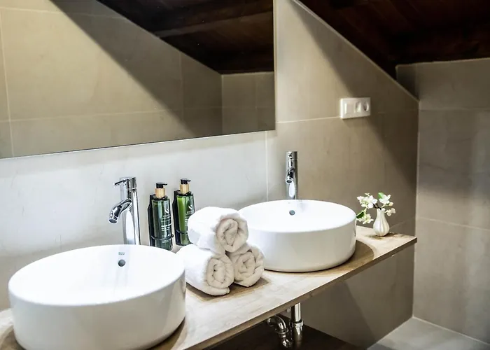 Hotel Penas Blancas Liano