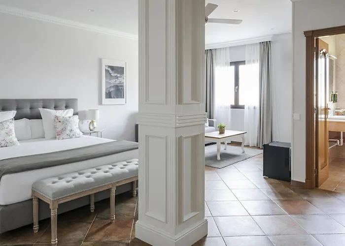 Hotel Penas Blancas Liano