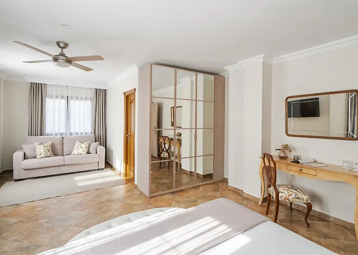 Hotel Penas Blancas Liano